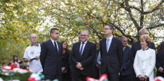 Rétvári: azt tanultuk Deáktól, hogy a szuverenitásból semmi nem adható fel