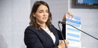 Kormány: a vakok és gyengénlátok is kitölthetik a családvédelmi nemzeti konzultációt